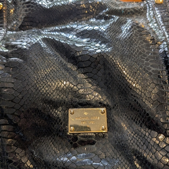 Michael kors bag and wallet set - Picture 2 of 5